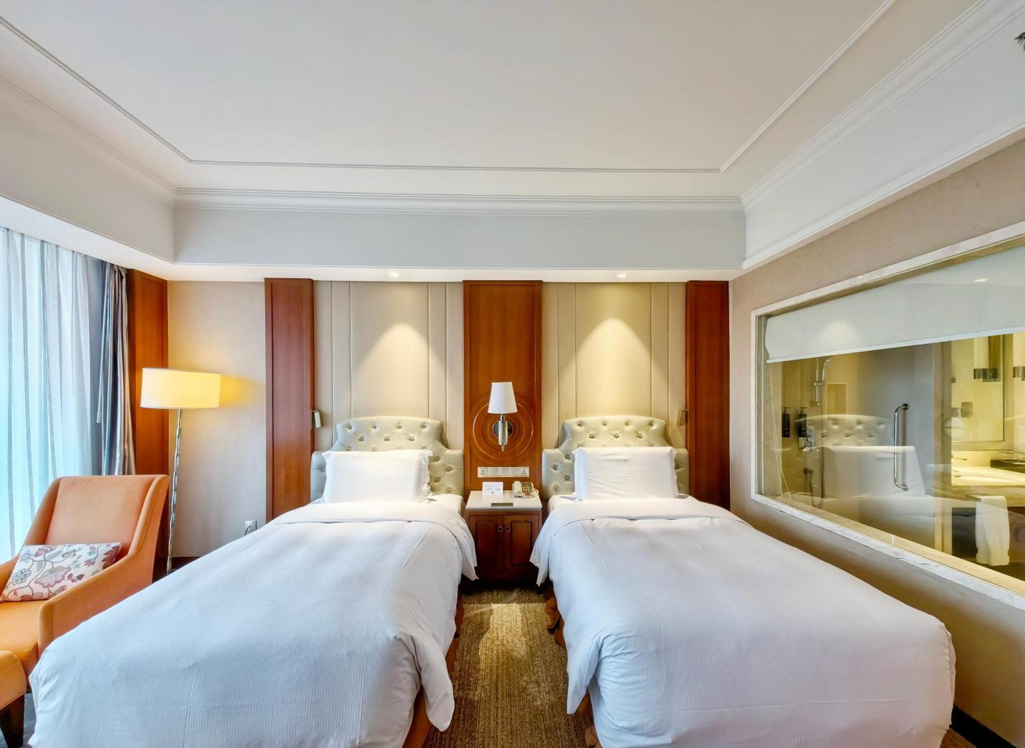 Отель Doubletree By Hilton Ningbo - Chunxiao Экстерьер фото