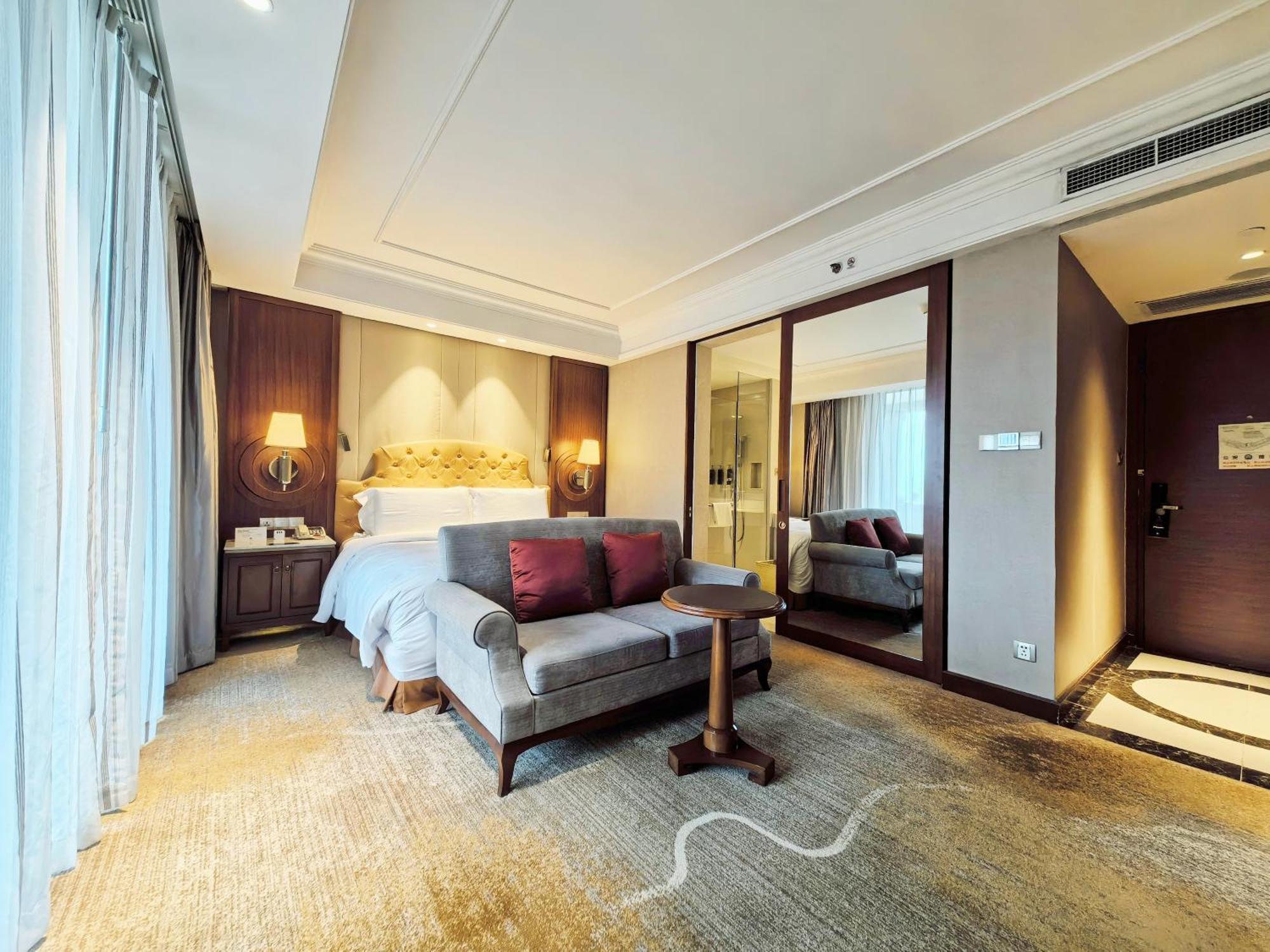 Отель Doubletree By Hilton Ningbo - Chunxiao Экстерьер фото
