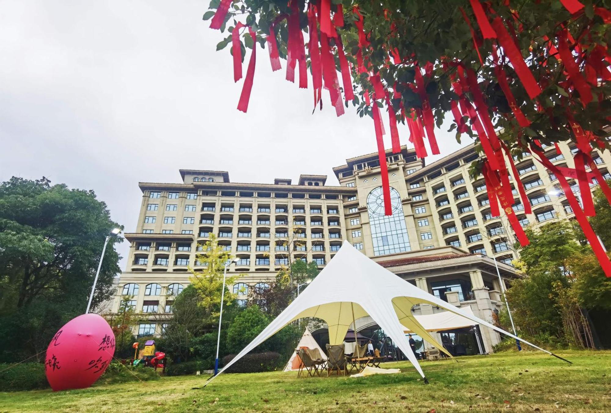 Отель Doubletree By Hilton Ningbo - Chunxiao Экстерьер фото