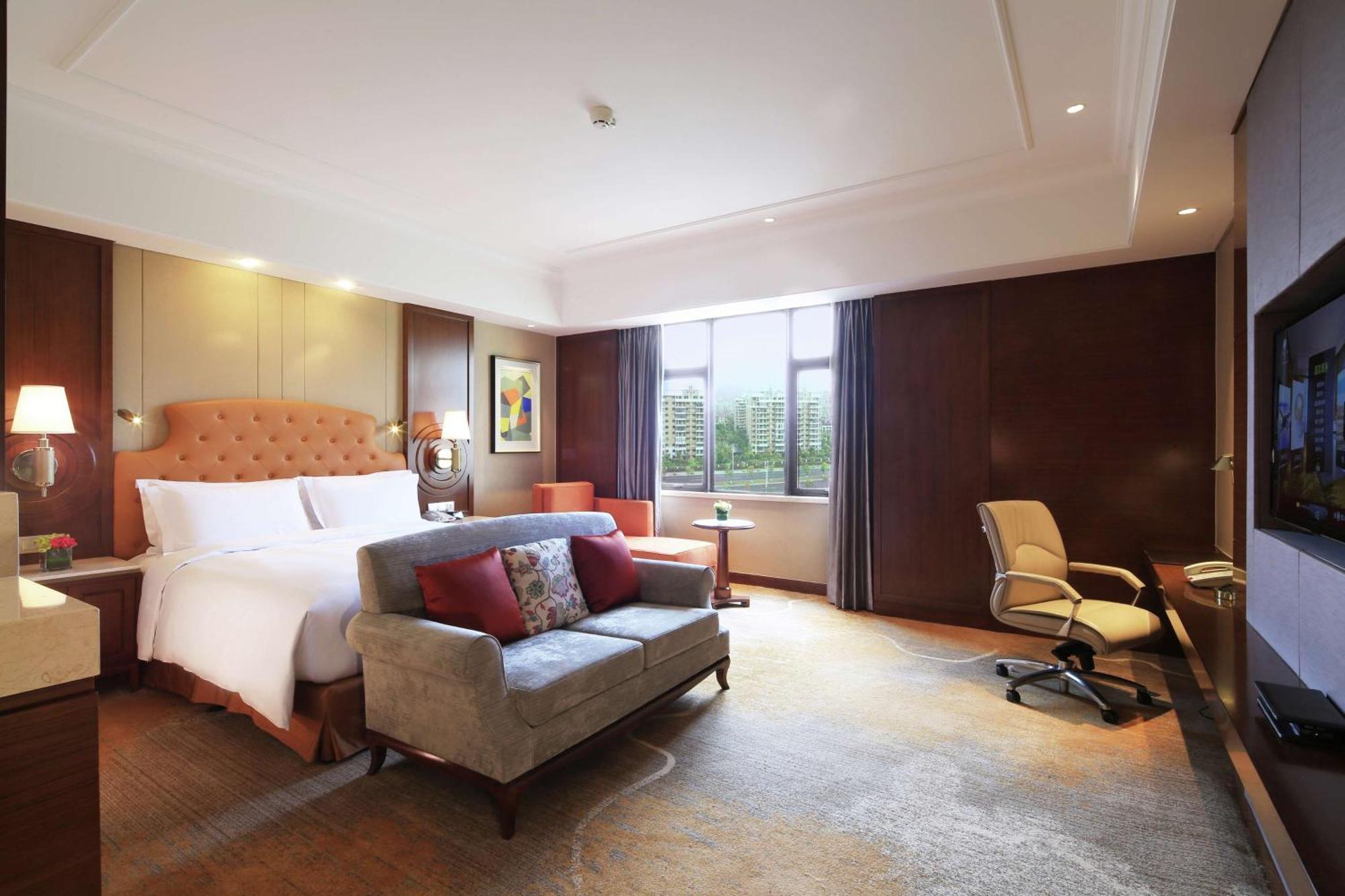 Отель Doubletree By Hilton Ningbo - Chunxiao Экстерьер фото